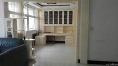 八月楼中大花园三室二厅房急租（250702）